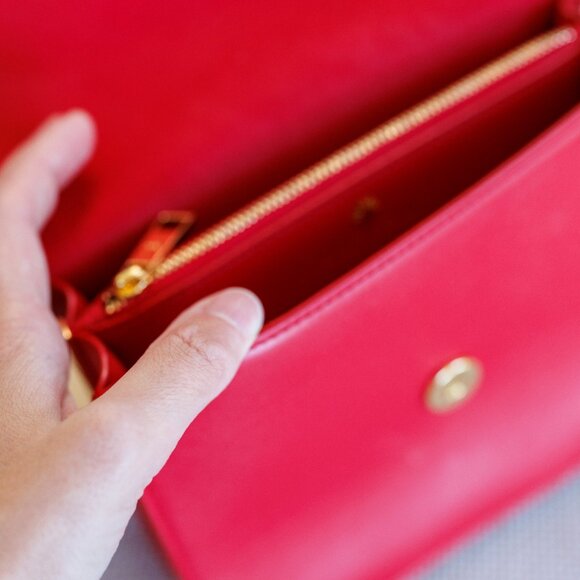 Stuart Weitzman Gabriella Red Leather crossbody bag - Picture 11 of 12